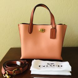 Authentic NWT Coach Willow Tote In Colorblock