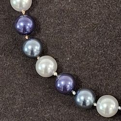 Faux 12mm Pearl Necklace. Silver/Lt-Blue/Dk-Blue