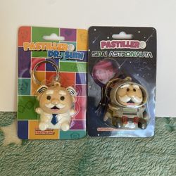 Pastillero Dr. Simi Or Astronaut Keychain