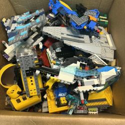 A Lego Lot Of 12.4lbs With Minifigs And Possible Sets 