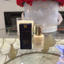 Estée Lauder NEW Double Wear Stay-in-Place Lightweight Matte Foundation FIRM PRICE ! 💕