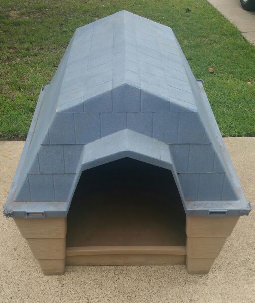 Ruff Hauz by Dogloo Inc dog house