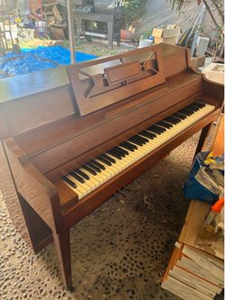 Janssen piano