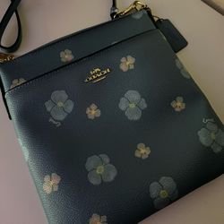 Cross Body Coach Purse 