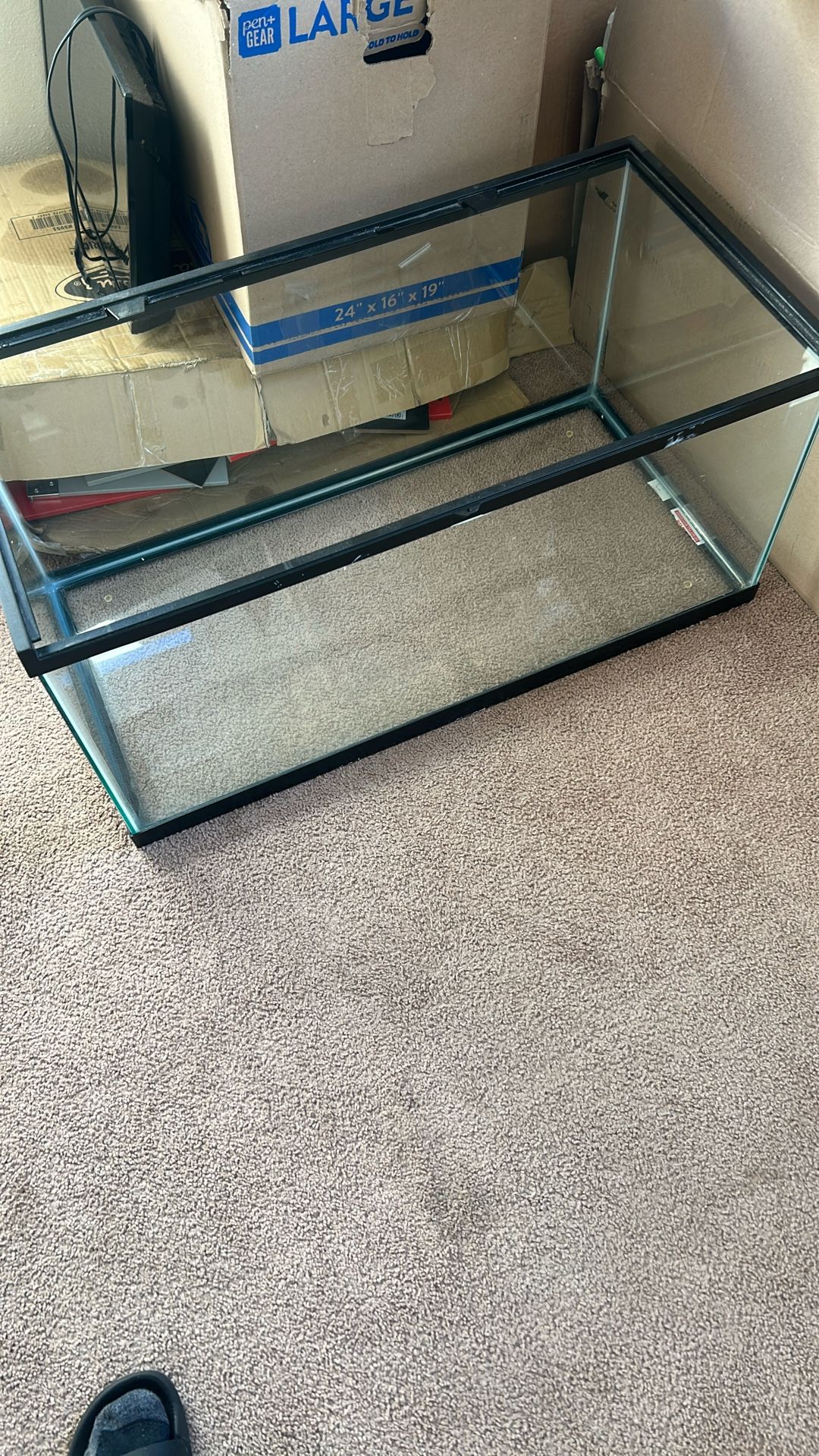 36β Glass Aquarium Tank β Excellent Condition