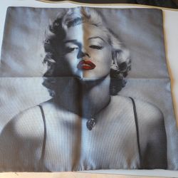 Marilyn Monroe pillow cover