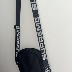 Supreme Crossbody Bag (Red, Black and Beige) for Sale in Petersburg, VA -  OfferUp