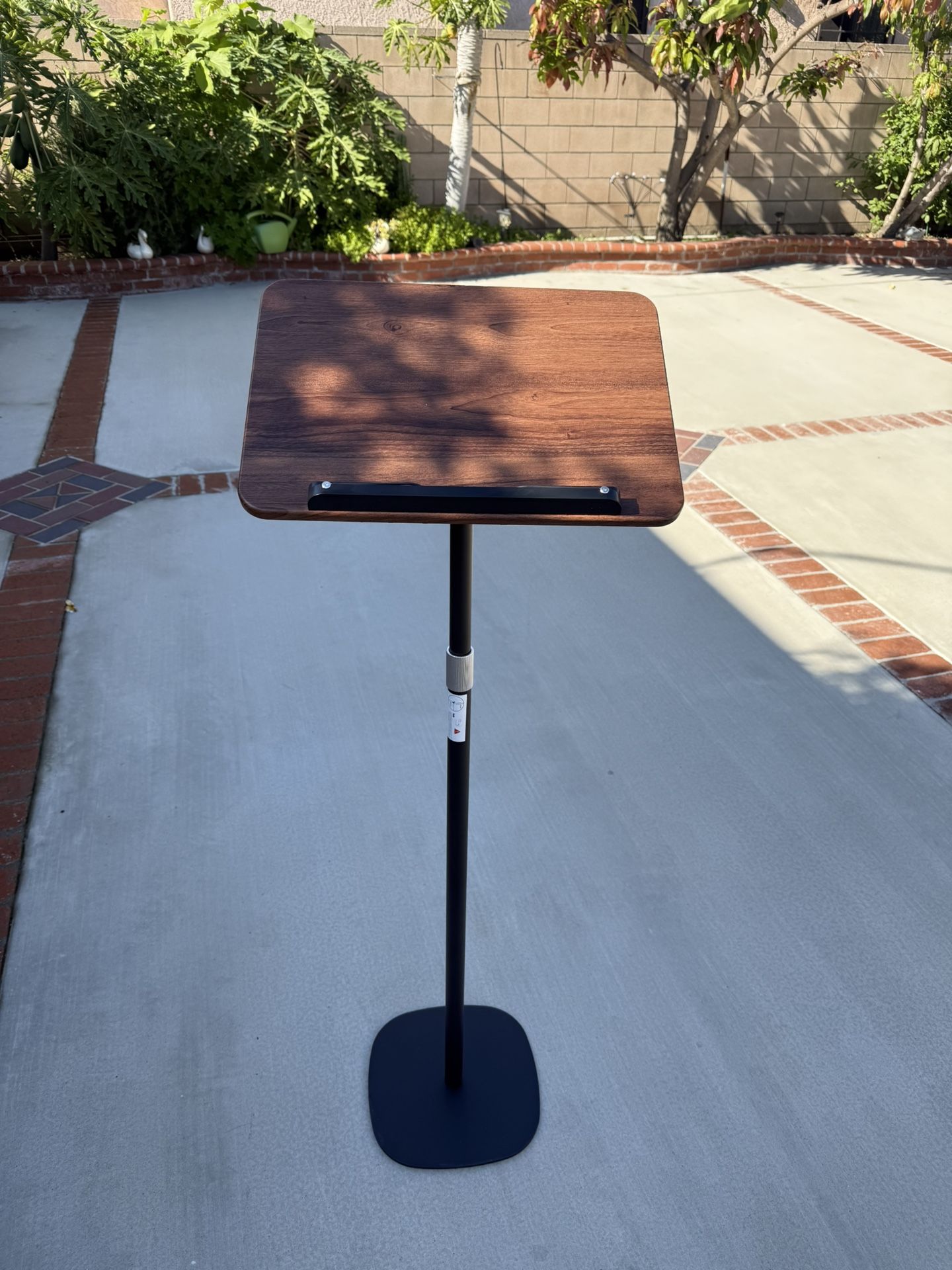 Two-in-one wooden stand for books and music adjustable height