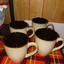 NEW  Set Of 4 Elite coffee Mugs  For $20