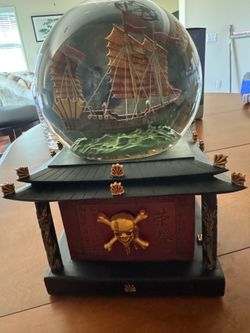 Disney Pirates of the Caribbean musical snow globe