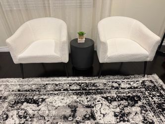 White boucle arm chair