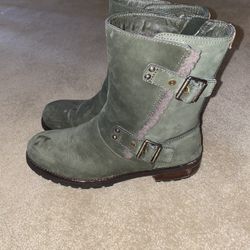 Size 10 Ugg Boots