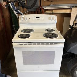 GE Electric Range, White, New