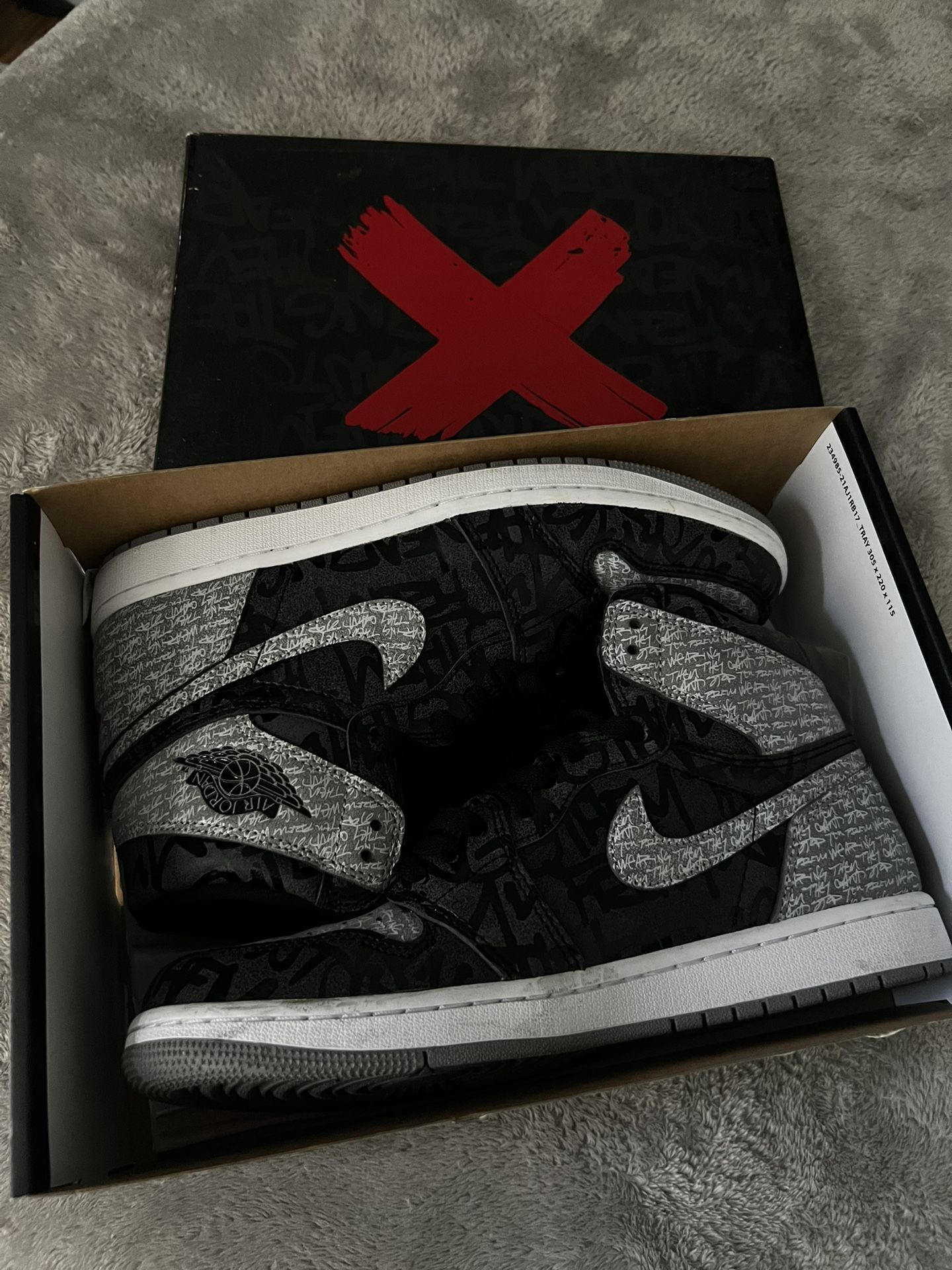 AIR JORDAN 1 RETRO HIGH OG SIZE 9.5 MENS