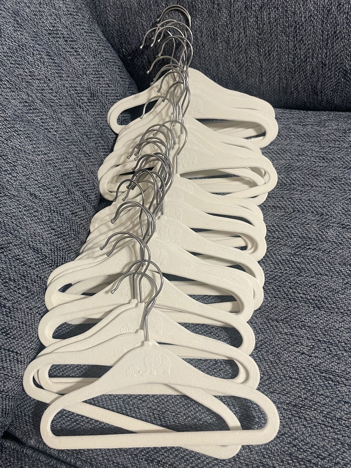 Baby Velvet Hangers  35 count