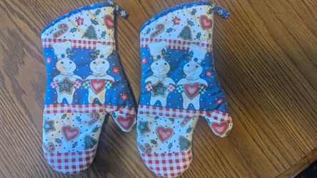 Pillsbury Doughboy Oven Mitts