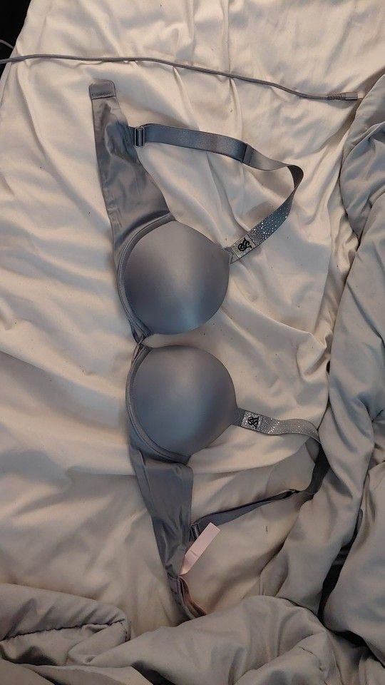 Victoria Secret Bra 32B