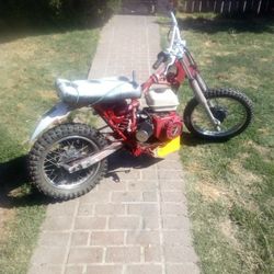 It's Used Be A Honda Xr80r 1990 But I Had Because The Original Gear Motor Messed Up So I Had To Put A Brand New Single Not Gear Motor But It's Seems F