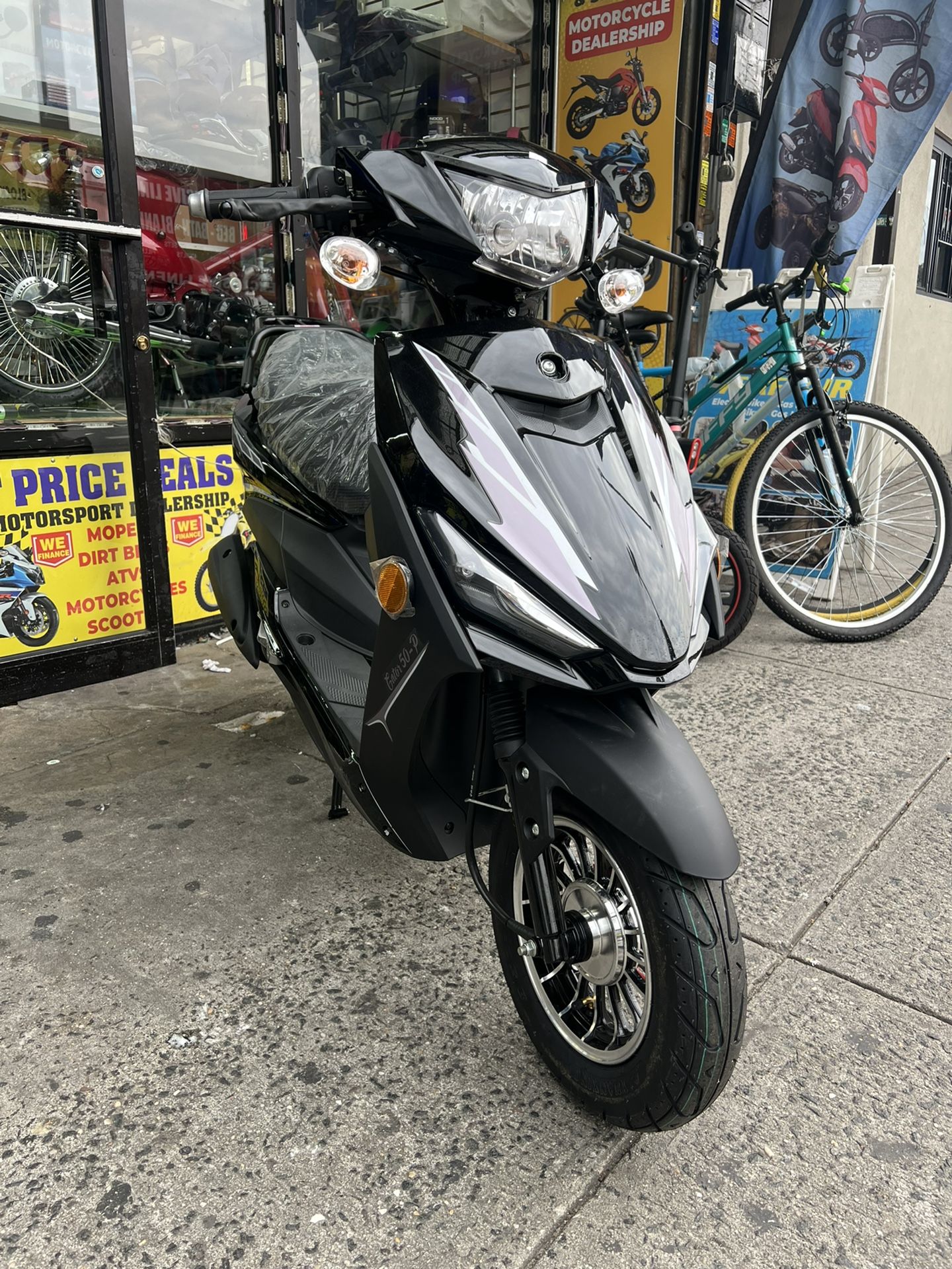 Brand New 2023 Viper 50cc Gas Scooter