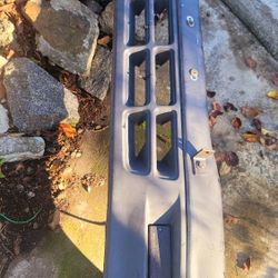 1995 Isuzu Rodeo Front Bumper  Free