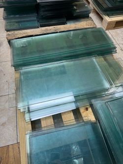 Glass shelves, for store fixtures many different sizes available