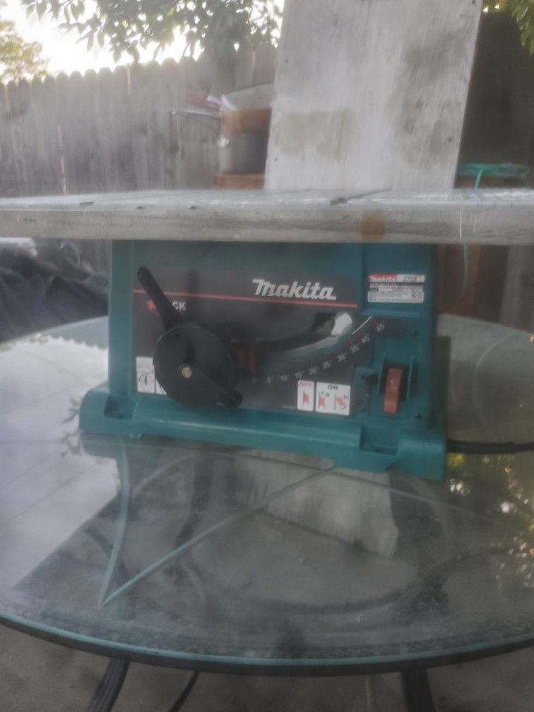 Makita 10" TABLE SAW