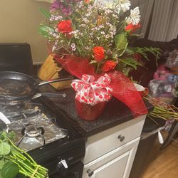 Bouquets And Gifts For Valenrines Dsy Aak For Prices