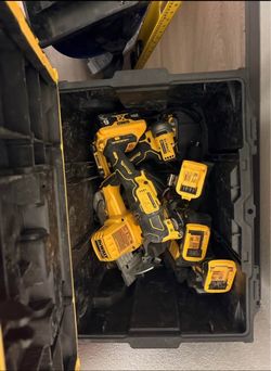 Lote Profesional DeWalt 20V XR Carpintería: Sierra + Multiherramienta + Taladros + Baterías + Caja
