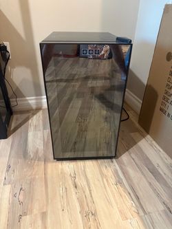 NEEDONE 48L Cooler Humidor, Electronic Humidor Cabinet for 300 Counts Capacity