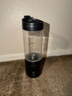 Portable wireless blender
