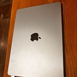 Mac Book Air 13.6 Inch Screen 