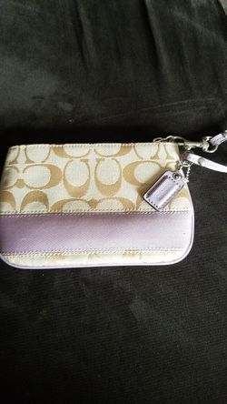 Coach signature wristlet lavandar