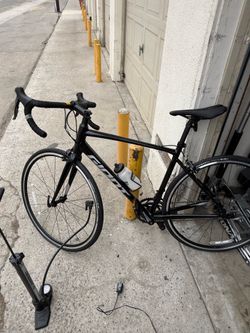 Giant contend race bike