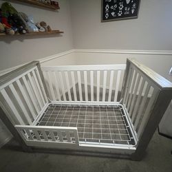 Convertible crib