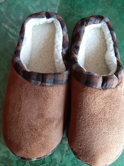 Unisex  slippers. 