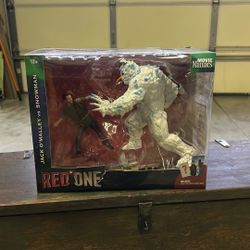 Movie Maniacs Red one Action Figures