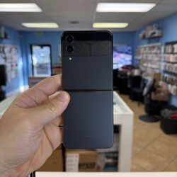 Samsung Galaxy Z 4 Flip 128GB Unlocked Black like New
