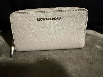 Michael Kors Zip-Around Wallet