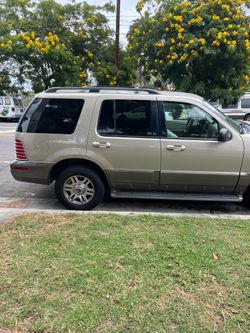 2004 Mercury Mountaineer Premier  Tags Paid till 1/27