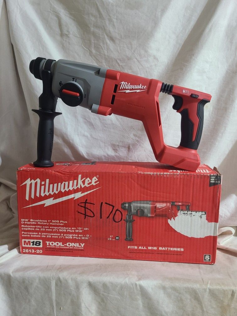 Milwaukee M18 Brushless Rotary Hamer