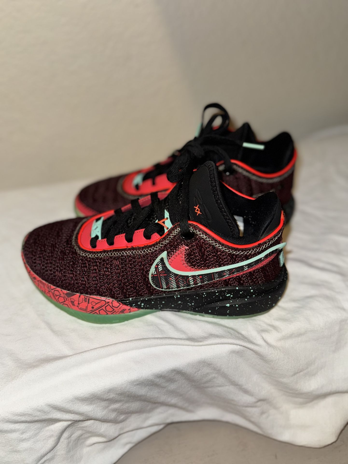 Youth Nike LeBron 20 SE “Night Maroon”
