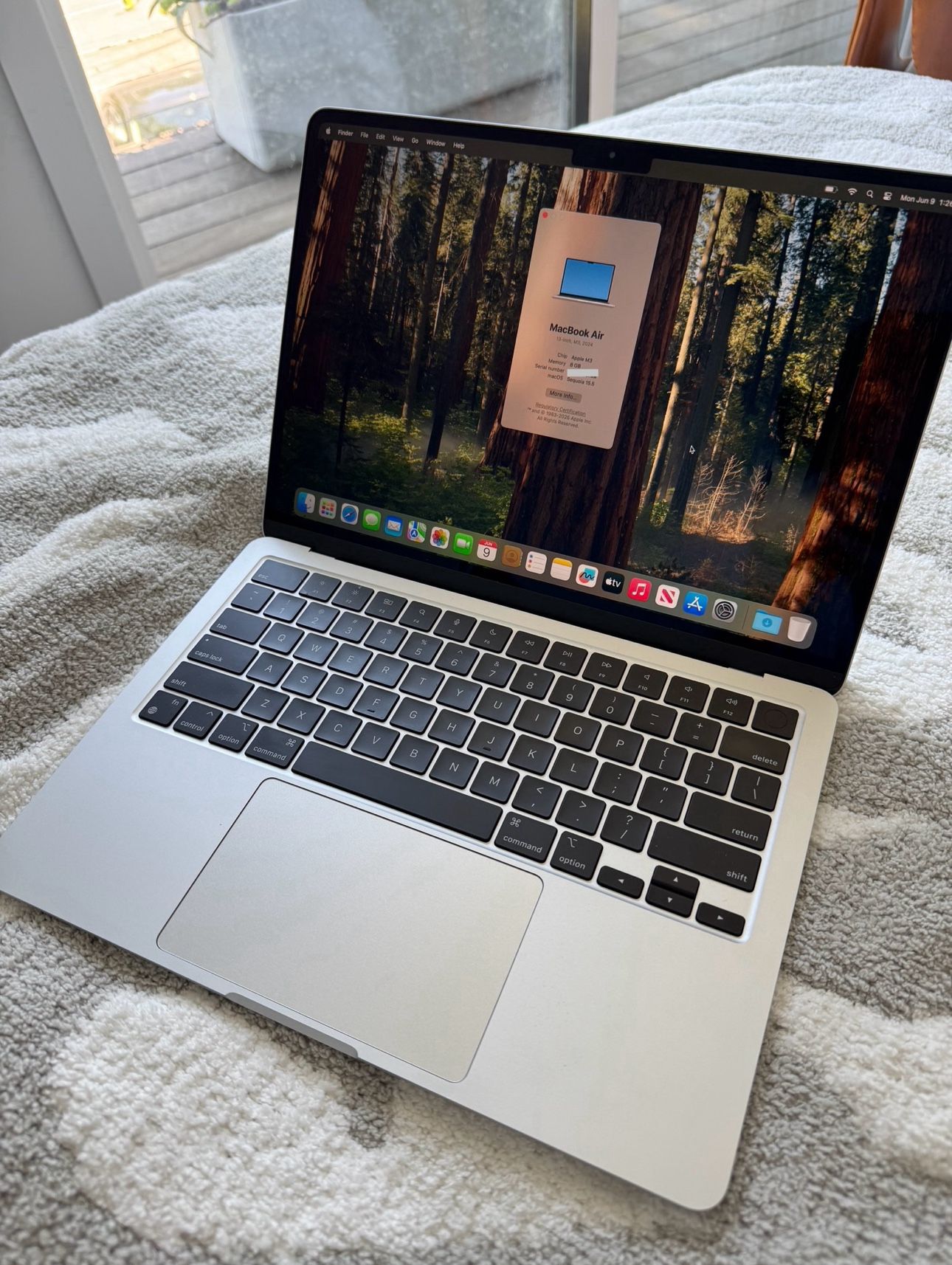 2024 Apple MacBook Air 13.6-inch M3 256GB MacOS Sequoia