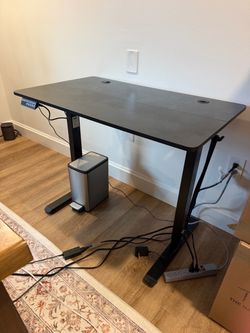 Standing Desk (electric, adjustable)