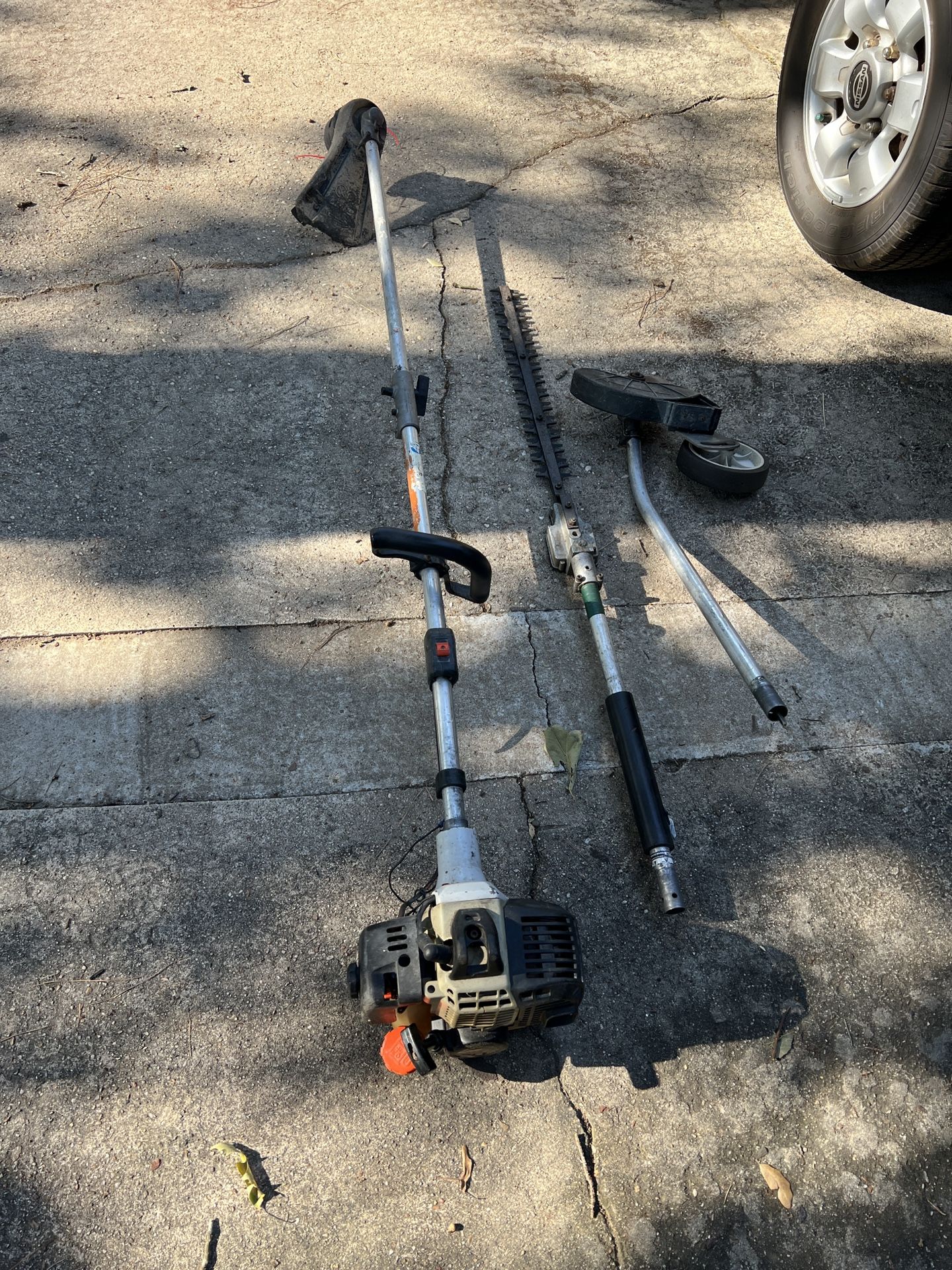 Echo SRM 260 Weed Trimmer W 2 Attachments Hedge Trimmer & Edger