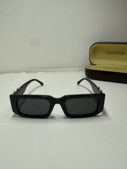 Black Louis Vuitton Sunglasses SEND BEST OFFER PRICE FLEXIBLE 