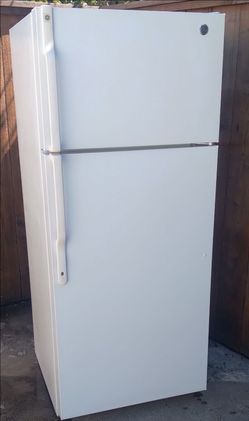 G.E refrigerator for Sale with delivery and disposal