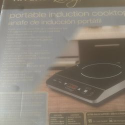 Kitchen living, portable induction cooktop NIB