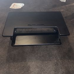 Raisable Computer Desk