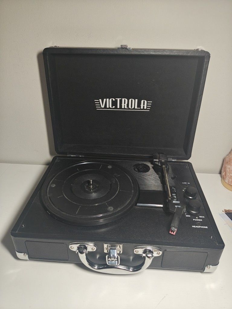 Victrola Suitcase Record Player with 3-speed Turntable Tested