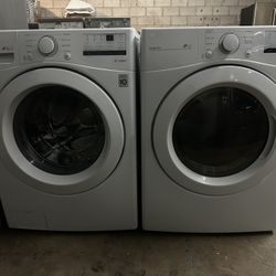 BEAUTIFUL LG  WASHER AND ELECTRIC DRYER SET IN EXCELLENT CONDITIONS LIKE NEW  